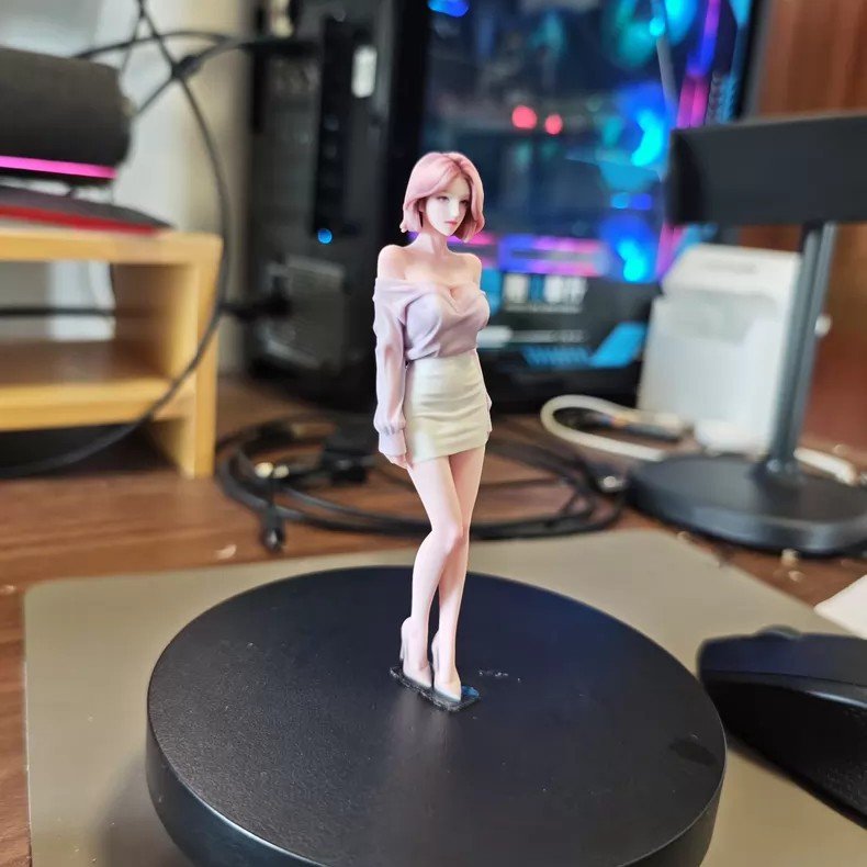 Custom 3D Miniature Mini Me Figurine from Photo - Image 10